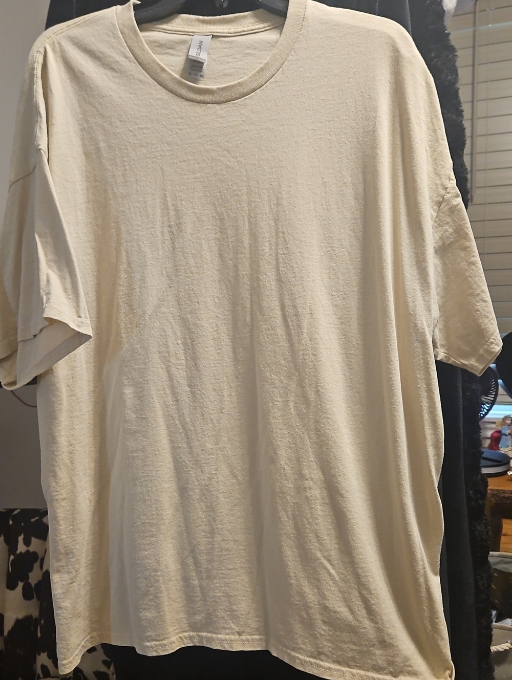 Gildan Men's Crewneck Tee in Cream